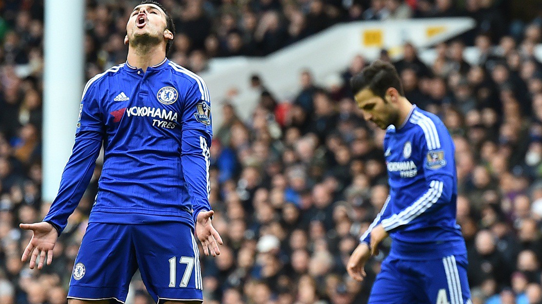 Những đ&ocirc;i ch&acirc;n bạc tỉ của Chelsea kh&ocirc;ng biết c&aacute;ch ghi b&agrave;n