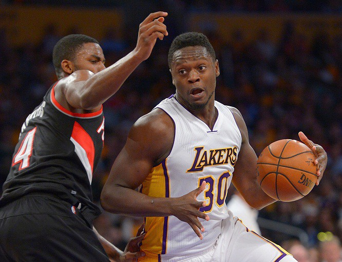 Julius Randle cao đến 2m07 nhưng rất nhanh nhẹn và có khả năng xoay sở khéo léo. Julius Randle cao đến 2m07 nhưng rất nhanh nhẹn và có khả năng xoay sở khéo léo.