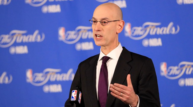 Ủy viên Adam Silver đang đề xuất về việc tăng giới hạn độ tuổi giới hạn tham dự draft lên 20 và mong muốn nó sẽ áp dụng sớm trong tương lai. Ủy viên Adam Silver đang đề xuất về việc tăng giới hạn độ tuổi giới hạn tham dự draft lên 20 và mong muốn nó sẽ áp dụng sớm trong tương lai.