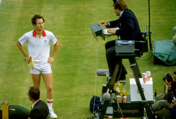 Những tình huống "nóng giận mất khôn" của các tay vợt Wimbledon