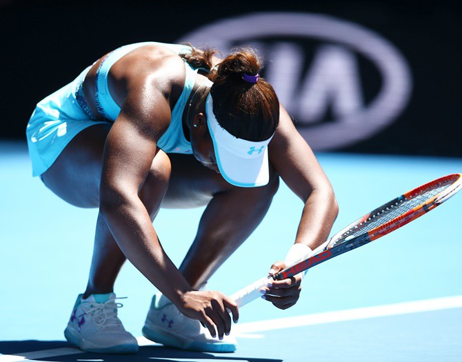 Australian Open (Ngày 1): Những bất ngờ đầu tiên