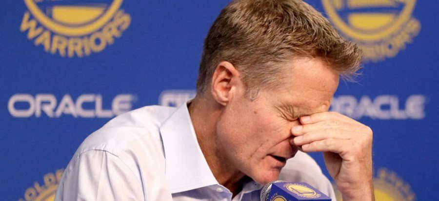 Bài học xương máu của HLV Golden State trước nguy cơ về hưu sớm