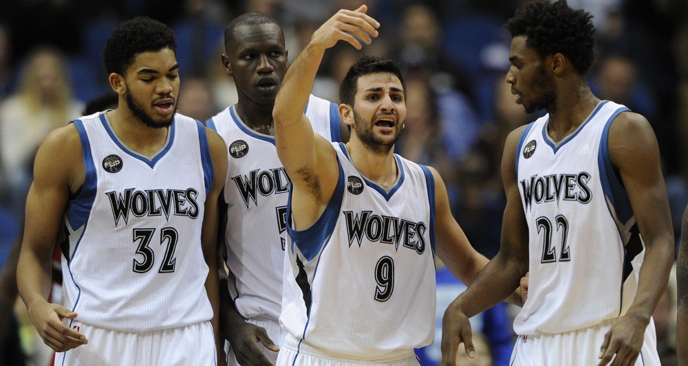 "Bầy sói" Timberwolves và bài toán chưa lời giải trong phòng ngự