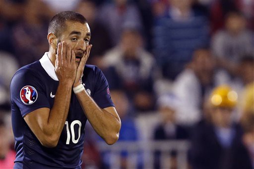 Benzema bị cấm thi đấu vô thời hạn ở tuyển Pháp