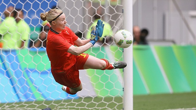 Bóng đá nữ Rio 2016: Loại Brazil, Thụy Điển gặp Đức ở chung kết