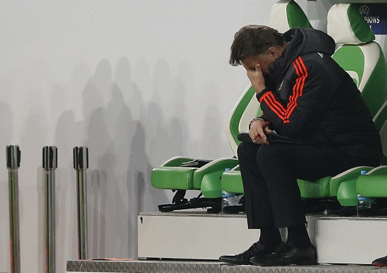 Cầu thủ M.U không dám đá vì sợ Van Gaal bắt lỗi