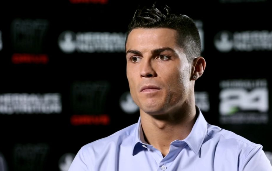 Chán chuyện thay HLV, Ronaldo kiếm cớ bỏ đi