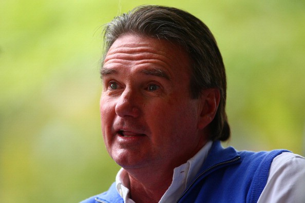 Jimmy Connors từng 4 lần lọt v&agrave;o b&aacute;n kết Roland Garros nhưng v&ocirc; địch Roland Garros để ho&agrave;n tất Grand Slam vẫn l&agrave; giấc mơ dang dở. Đ&aacute;ng tiếc nhất l&agrave; m&ugrave;a giải 1974. Năm đ&oacute;, Connors thể hiện phong độ đỉnh cao với 3 chức v&ocirc; địch Grand Slam. Tuy nhi&ecirc;n, tay vợt người Mỹ đ&atilde; kh&ocirc;ng thể thi đấu tại Paris v&igrave; bị BTC Roland Garros cấm thi đấu. L&yacute; do l&agrave; bởi ở thời điểm đ&oacute;, McEnroe đ&atilde; k&yacute; hợp đồng thi đấu cho World Team Tennis (WTT - một giải đấu chuy&ecirc;n nghiệp kh&aacute;c) m&agrave; l&uacute;c đ&oacute;, ATP v&agrave; BTC Roland Garros lại đang c&oacute; m&acirc;u thuẫn với WTT.