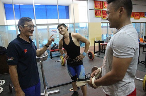 Cử tạ nam VN sáng “cửa” giành suất Olympic thứ 4
