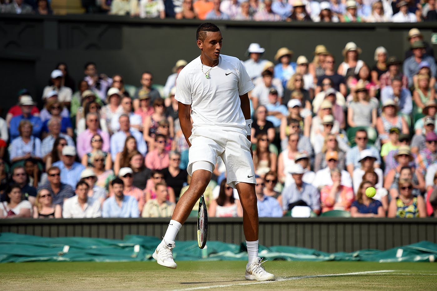 Cú tweener thần sầu của Kyrgios