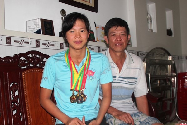Cuộc sống bình lặng của gia đình siêu kình ngư Ánh Viên