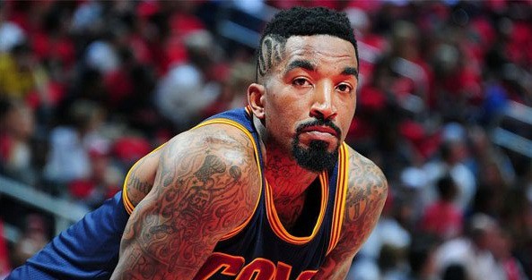 Dạo quanh NBA ngày 07/12: Tình trạng J.R.Smith không nghiêm trọng