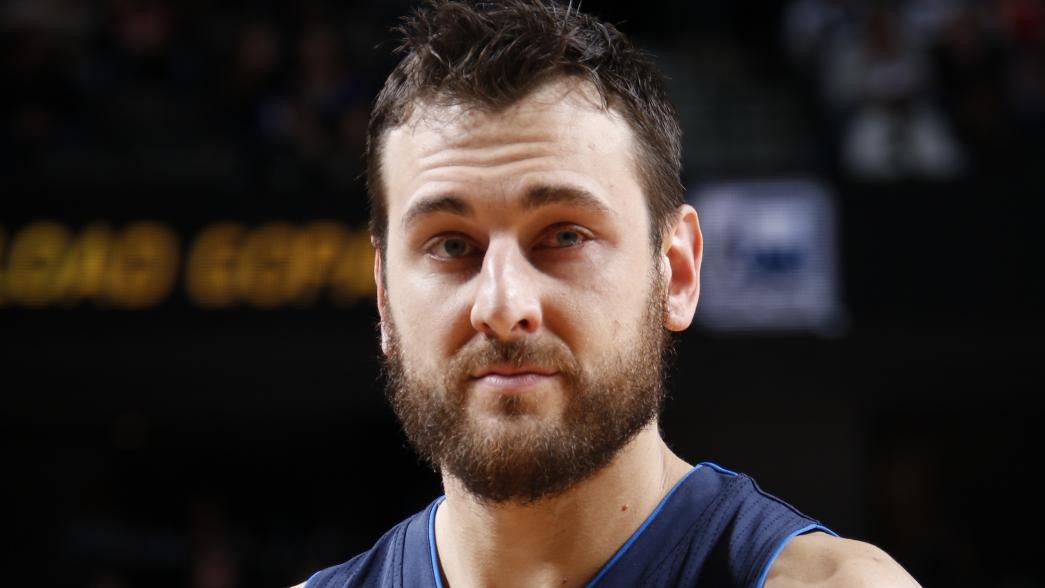 Dạo quanh NBA ngày 04/01: Bogut nhường cho Nowitzki đánh chính