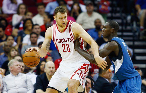 Dạo quanh NBA ngày 10/12: Toronto Raptors thua kiện trận Kings