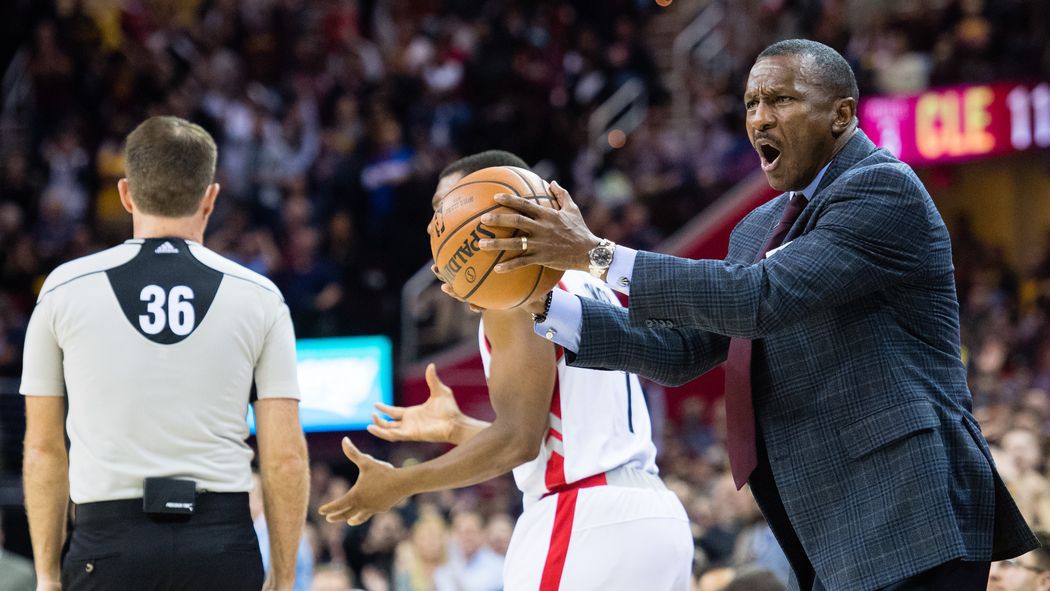 Dạo quanh NBA ngày 25/11: Căm Kings, Raptors kiện dù thua chắc