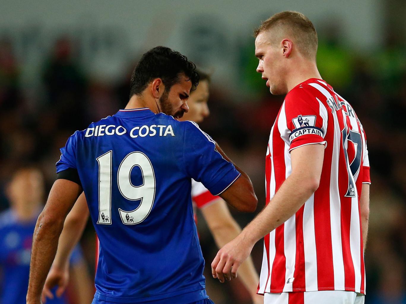 Diego Costa: Del Bosque nói không, Rooney bảo có
