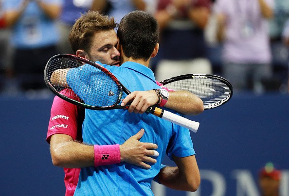 Djokovic chúc mừng Wawrinka sau trận đấu Djokovic chúc mừng Wawrinka sau trận đấu