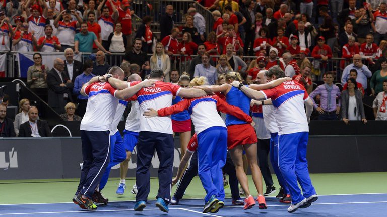 ĐKVĐ CH Séc chạm trán với tuyển Pháp ở chung kết Fed Cup