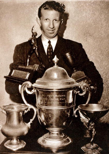 Don Budge l&agrave; tay vợt đầu ti&ecirc;n gi&agrave;nh Grand Slam