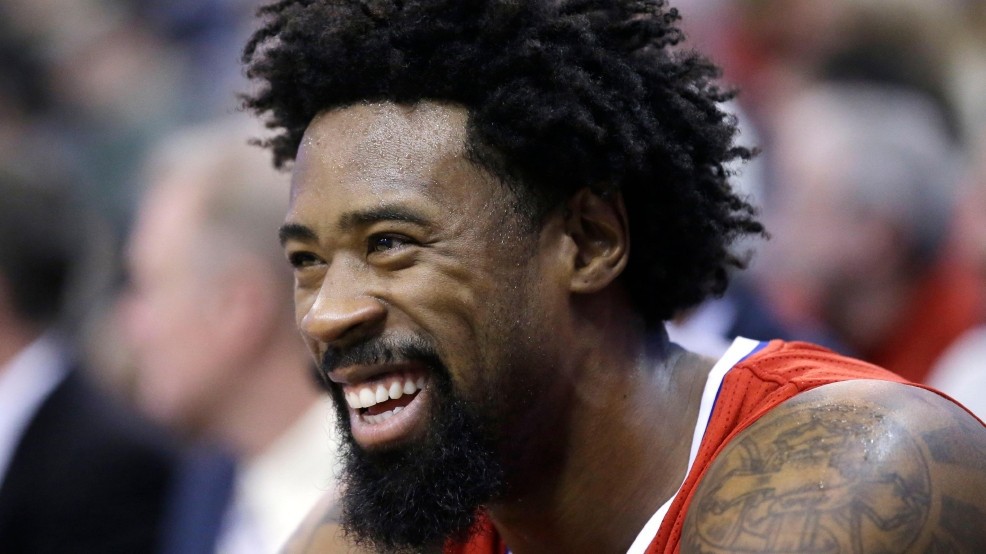 Draymond Green bênh vực đồng đội mới, DeAndre Jordan mắc sai lầm hài hước