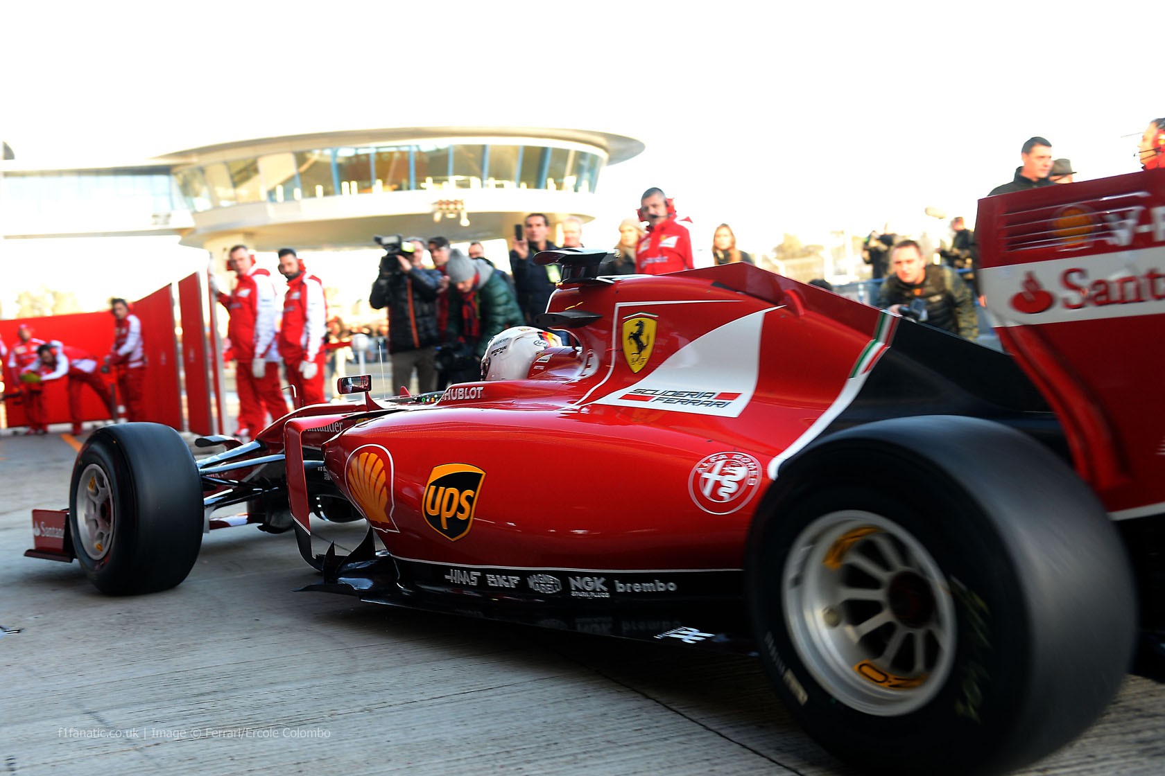 Ferrari dọa dùng “vũ khí nguyên tử”