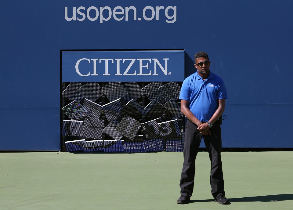 Gael Monfils đạp hỏng bảng đồng hồ điện tử của US Open