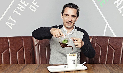 Gary Neville khỏe “yêu” nhờ... ăn chay