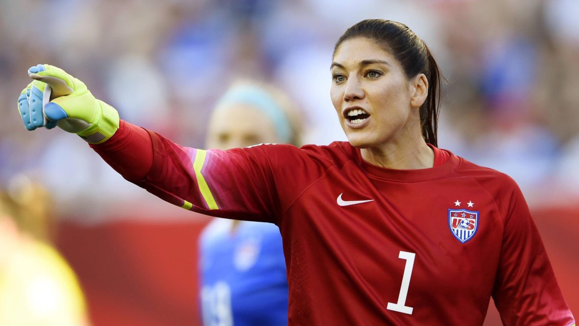 Hope Solo bị cấm thi đấu 6 tháng vì vạ miệng
