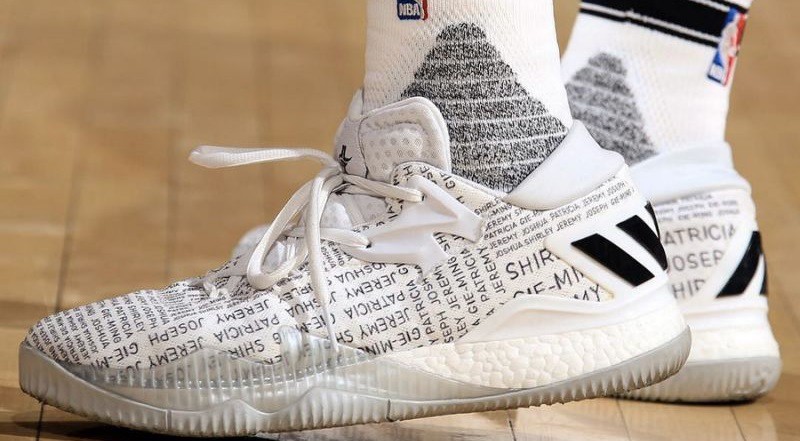 Jeremy Lin và đôi giày thửa chỉ dành cho "Linsanity"