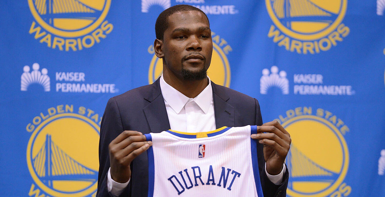 Kevin Durant tiết lộ lí do chuyển đến Warriors, LeBron James khó chịu vì đồng đội