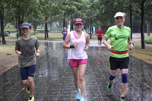 Hà Nội: Có những người chạy liên tục 12 giờ