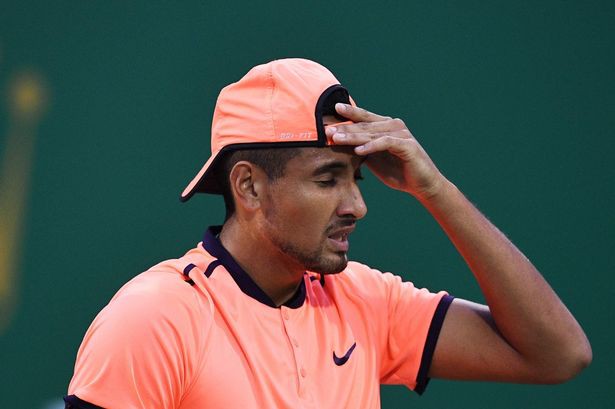Kyrgios lại “diễn tuồng” trên sân