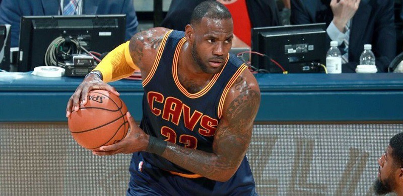 LeBron vượt mặt Kobe Bryant ngày Cavaliers ngược dòng lịch sử