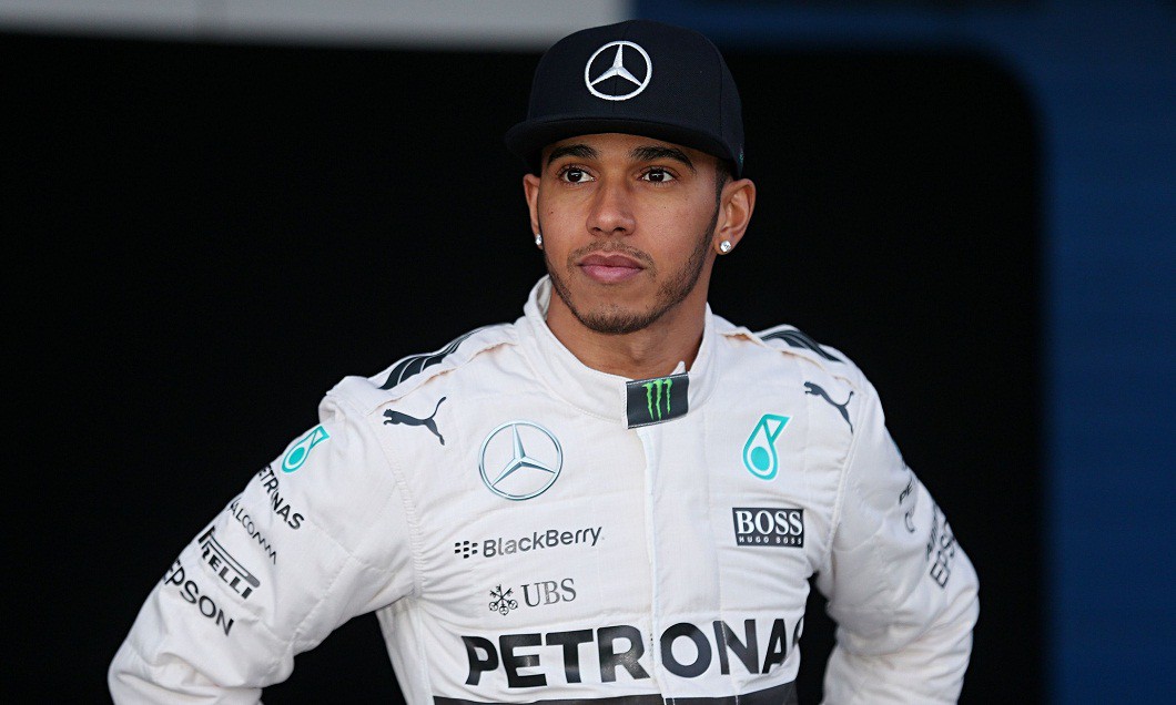 Lewis Hamilton “dạy” cả ông chủ