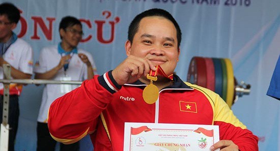 Lực sĩ Nguyễn Bình An: Chàng trai liệt chân bán vé số thành nhà vô địch thế giới