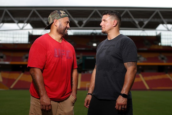 Mark Hunt chọc cười Frank Mir trước trận chiến