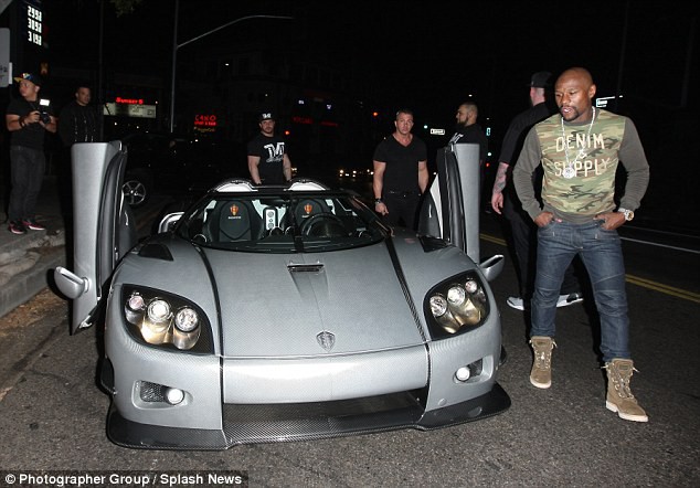 Mayweather khoe siêu xe “kim cương”