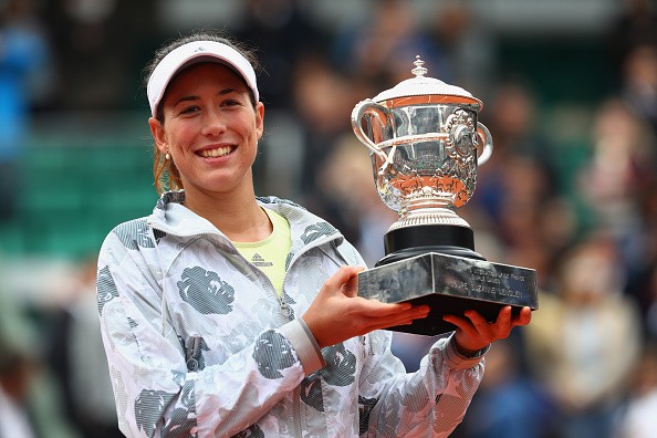 Đánh bại ĐKVĐ Serena, Muguruza lần đầu vô địch Roland Garros