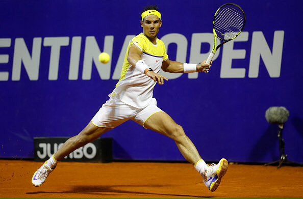Nadal thắng nhọc ngày trở lại