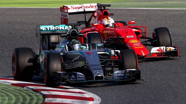 Nhiên liệu trong F1: Petronas không ngán Shell