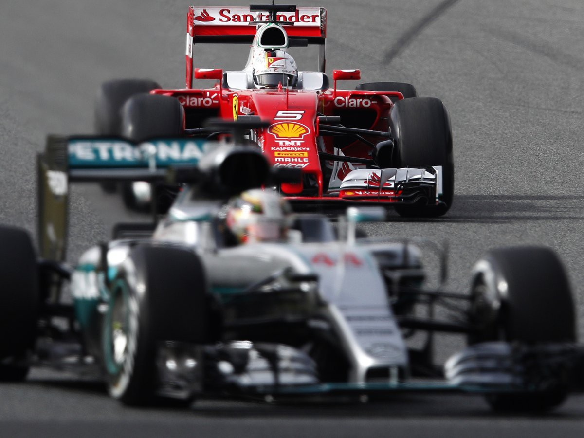 Những điều rút ra từ buổi chạy thử đầu tiên trước mùa F1 2016