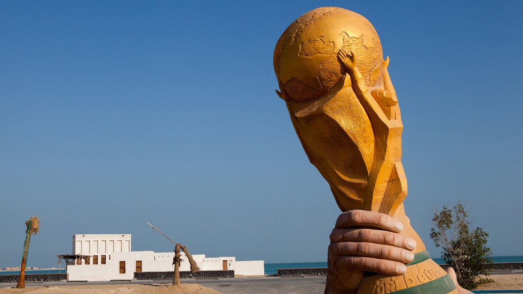 Tổ chức World Cup 2022, Qatar phải chi 30 tỷ USD