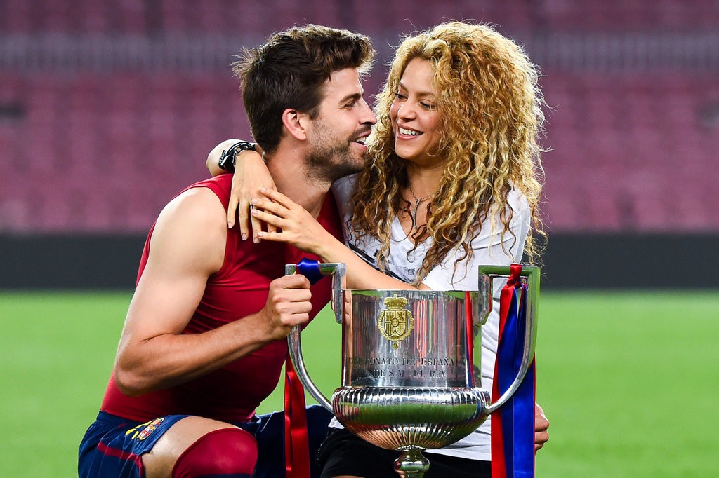 Shakira bị fans Espanyol xúc phạm