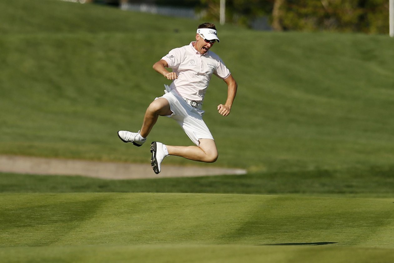 Tại sao các golf thủ không được mặc quần short?