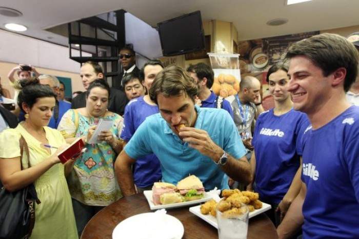 Tiết lộ thú vị của Roger Federer về chuyện... lần đầu ăn thịt