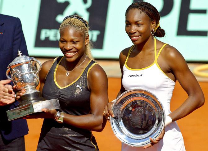 Tiền thưởng của Roland Garros bắt đầu được chia đều ở giải nam v&agrave; nữ từ năm 2007, với sự đấu tranh rất lớn của Venus Williams. Tuy nhi&ecirc;n, Venus mới chỉ v&ocirc; địch nội dung đ&ocirc;i nam nữ (với Justin Gimelstob) v&agrave; đ&ocirc;i nữ c&ugrave;ng c&ocirc; em Serena chứ chưa từng l&ecirc;n ng&ocirc;i tại nội dung đơn. Th&agrave;nh t&iacute;ch tốt nhất của Venus l&agrave; lọt v&agrave;o trận chung kết năm 2002 trước khi để thua Serena với tỷ số 0-2/