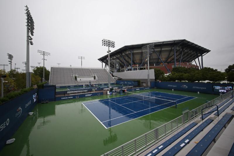 Vì sao các tay vợt cảm thấy mặt sân US Open thay đổi theo ngày?