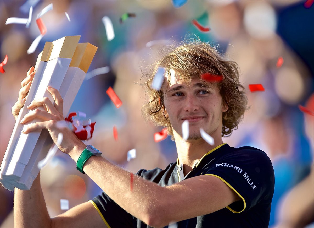 Video: Đánh bại Federer, Zverev lần đầu vô địch Rogers Cup
