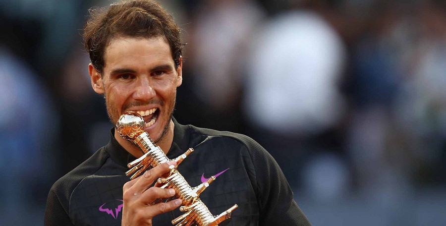 Video: Nadal cân bằng kỷ lục của Djokovic, vượt mặt Federer