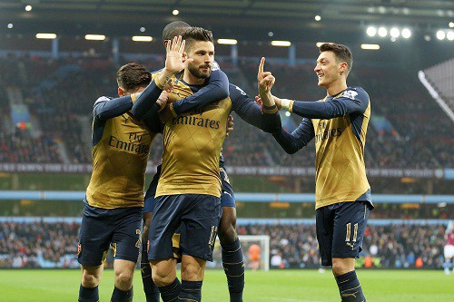 Wenger đưa các học trò lên mây xanh sau khi giành ngôi đầu